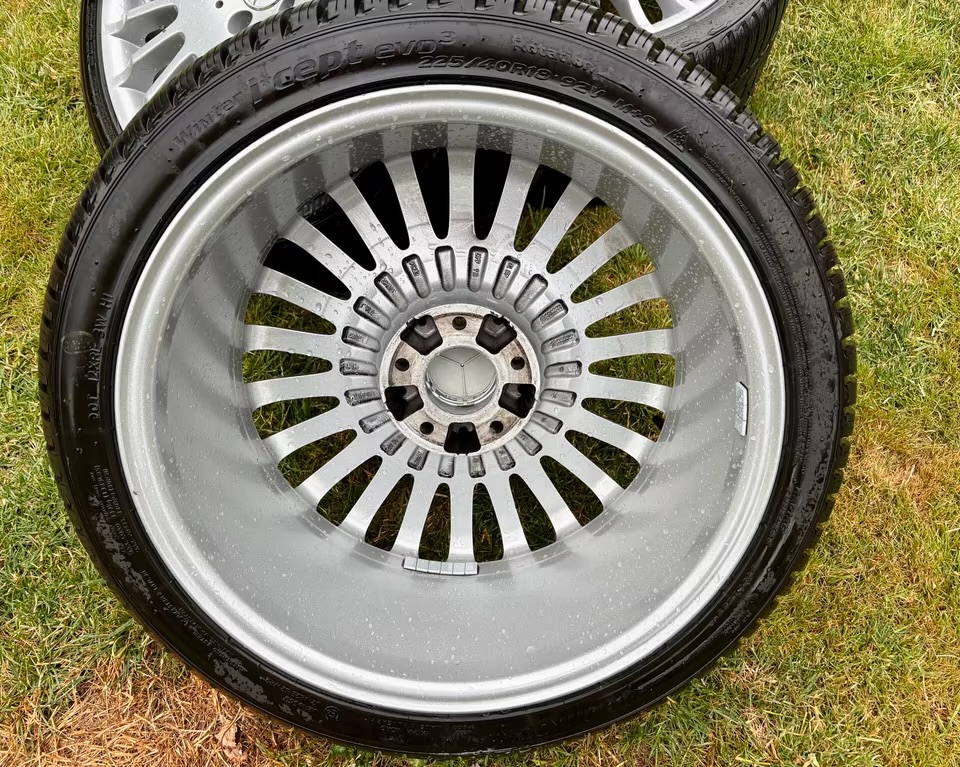 mercedes sportpaket jantes clk w209 / slk 171/ c pneus d'hiver mercedes sportpaket jantes clk w209 / slk 171/ c pneus d'hiver