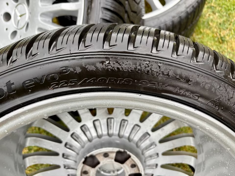 mercedes sportpaket jantes clk w209 / slk 171/ c pneus d'hiver mercedes sportpaket jantes clk w209 / slk 171/ c pneus d'hiver