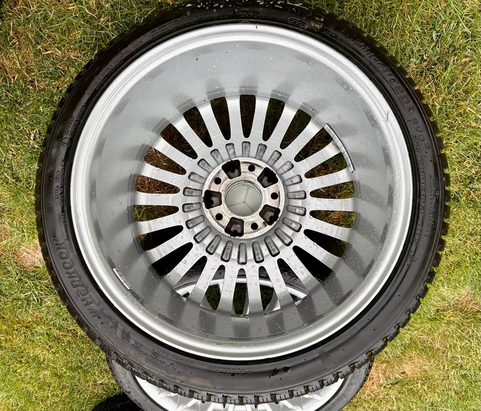 mercedes sportpaket jantes clk w209 / slk 171/ c pneus d'hiver mercedes sportpaket jantes clk w209 / slk 171/ c pneus d'hiver