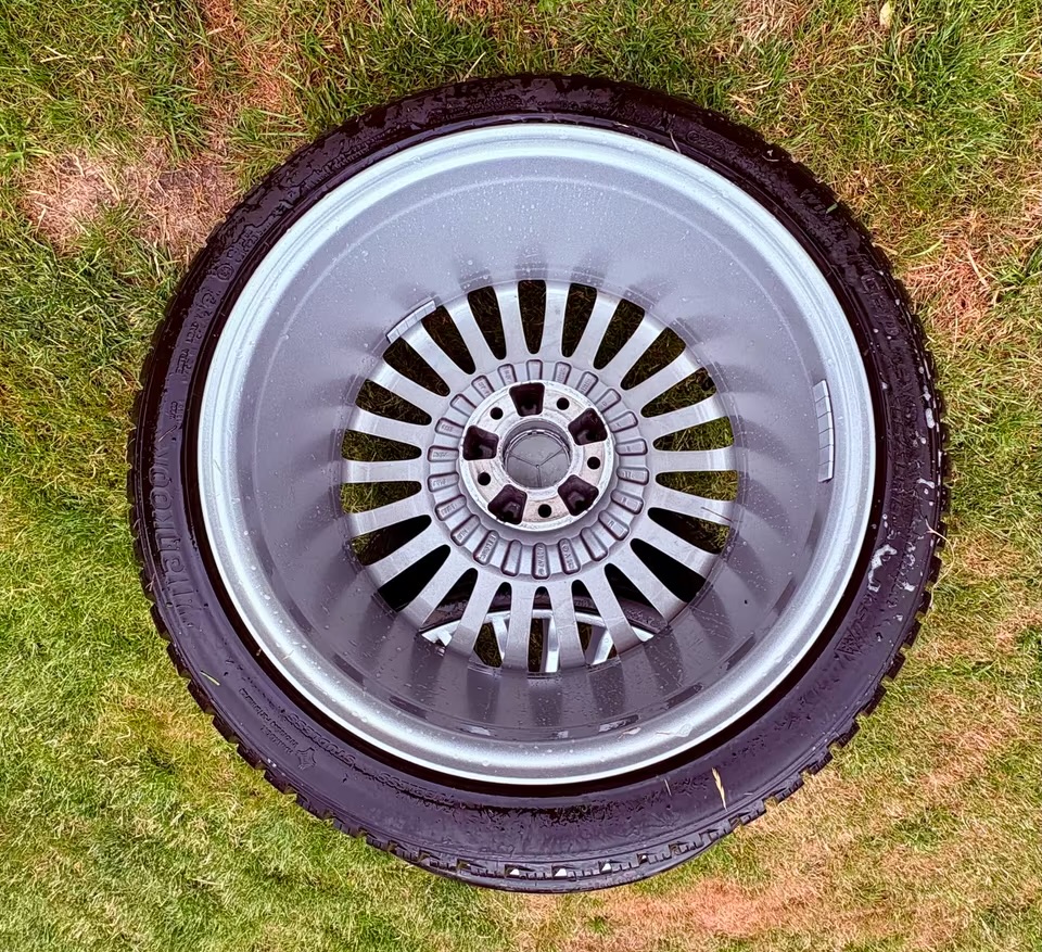 mercedes sportpaket jantes clk w209 / slk 171/ c pneus d'hiver mercedes sportpaket jantes clk w209 / slk 171/ c pneus d'hiver