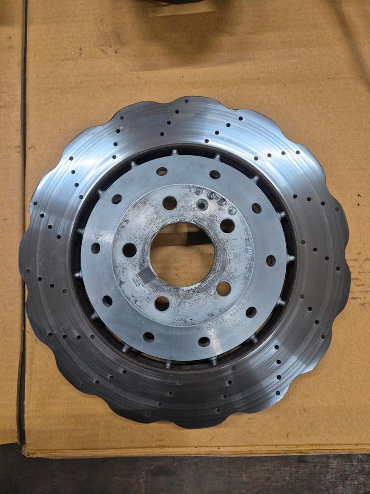 système de freinage complet à 8 pistons à ondes pour audi a5 rs5 8t système de freinage complet à 8 pistons à ondes pour audi a5 rs5 8t