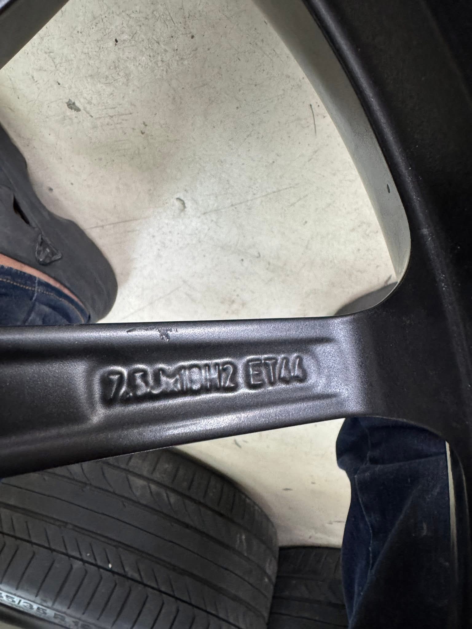 jante d'origine mercedes c43 w205 19 pouces jante d'origine mercedes c43 w205 19 pouces