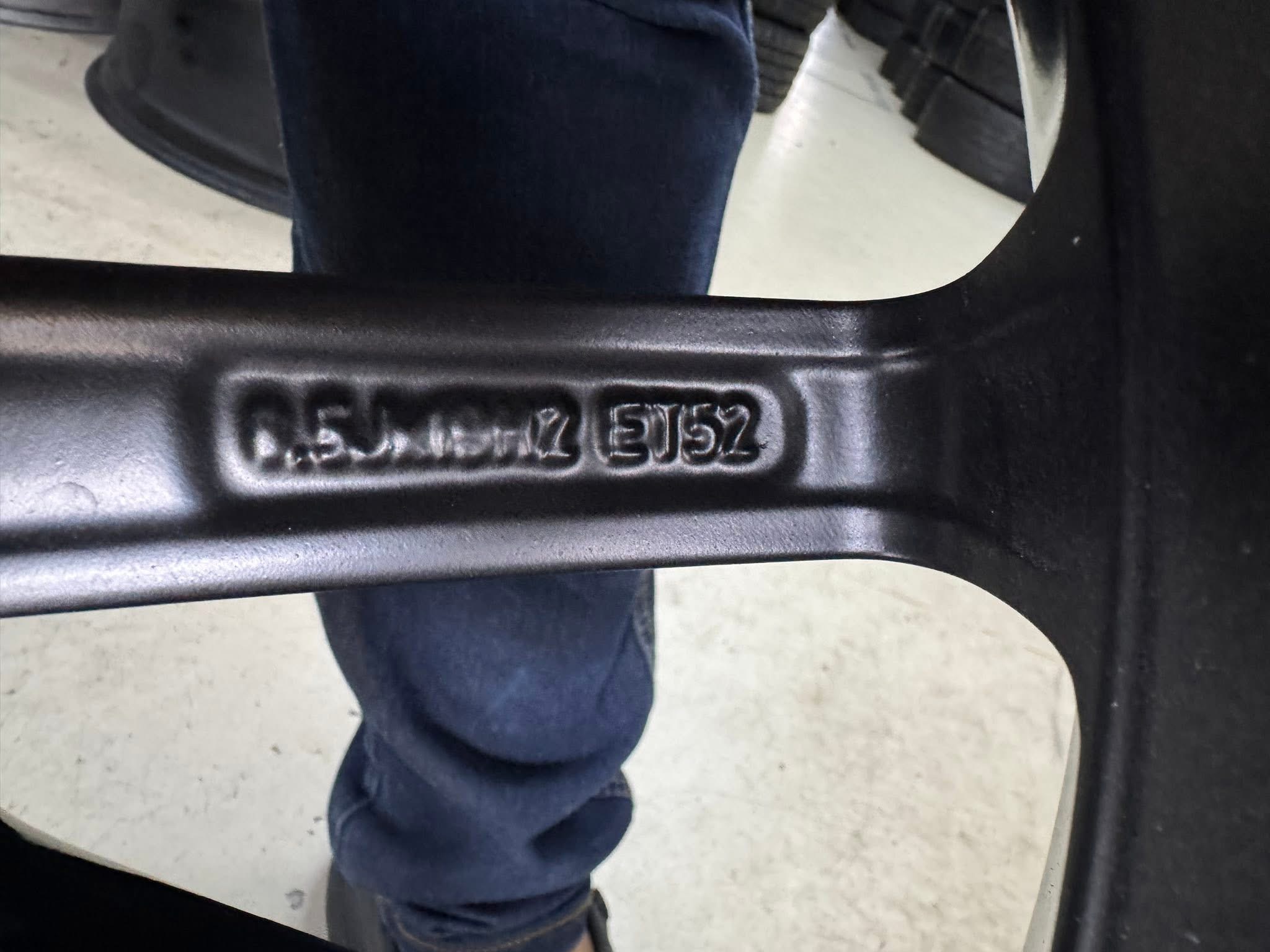 jante d'origine mercedes c43 w205 19 pouces jante d'origine mercedes c43 w205 19 pouces