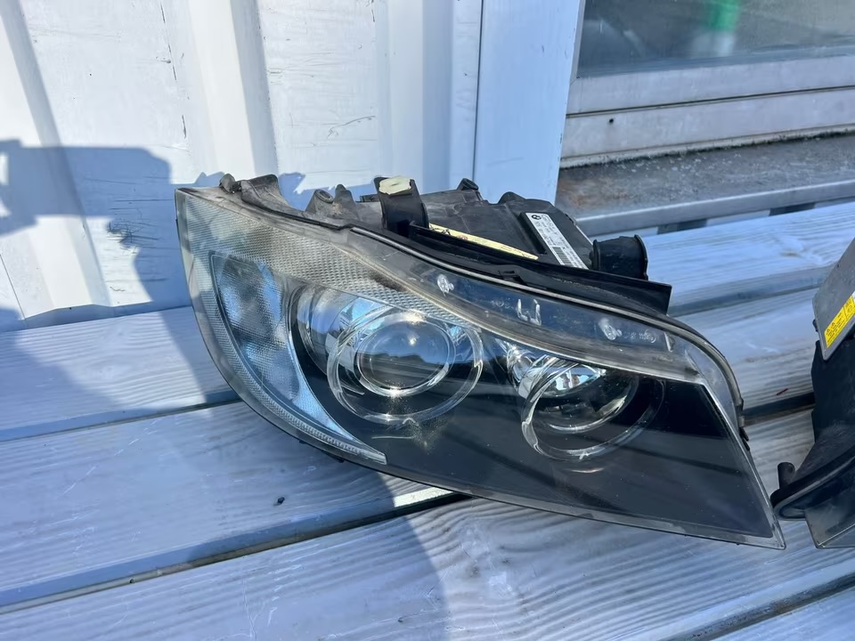 bmw e90 e91 left and right xenon headlights with control unit now e90 e91 bmw e90 e91 left and right xenon headlights with control unit now e90 e91