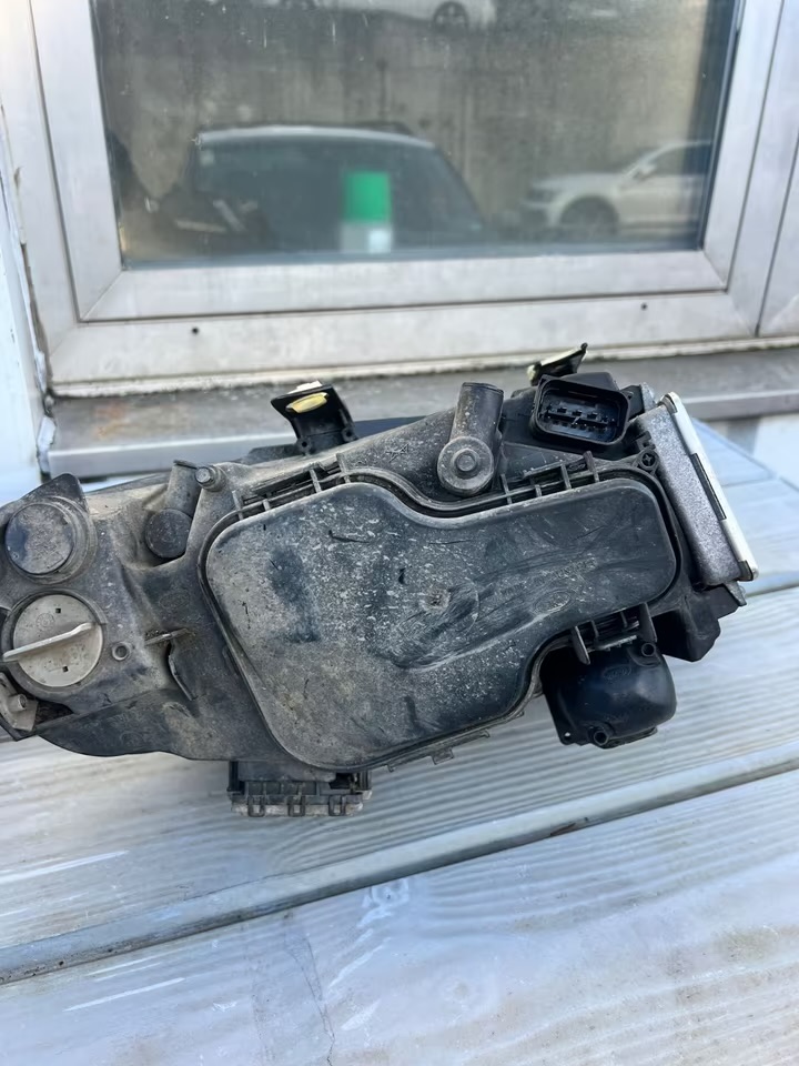 bmw e90 e91 left and right xenon headlights with control unit now e90 e91 bmw e90 e91 left and right xenon headlights with control unit now e90 e91