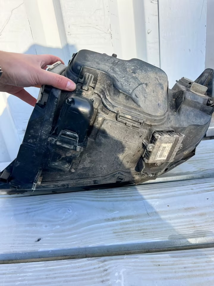 bmw e90 e91 left and right xenon headlights with control unit now e90 e91 bmw e90 e91 left and right xenon headlights with control unit now e90 e91