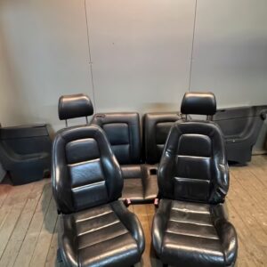 sièges en cuir noir avec panneaux de porte audi tt 8n