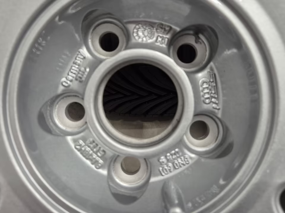 jantes d'origine audi tt s line 18 pouces 8n0601025s bridgestone 4 saison jantes d'origine audi tt s line 18 pouces 8n0601025s bridgestone 4 saison