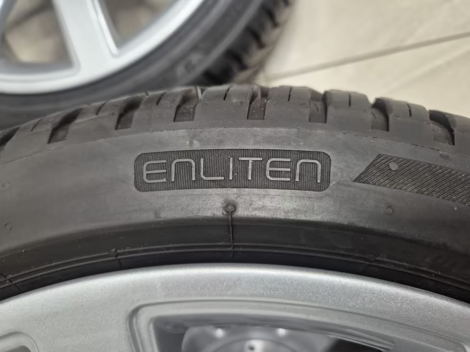 jantes d'origine audi tt s line 18 pouces 8n0601025s bridgestone 4 saison jantes d'origine audi tt s line 18 pouces 8n0601025s bridgestone 4 saison