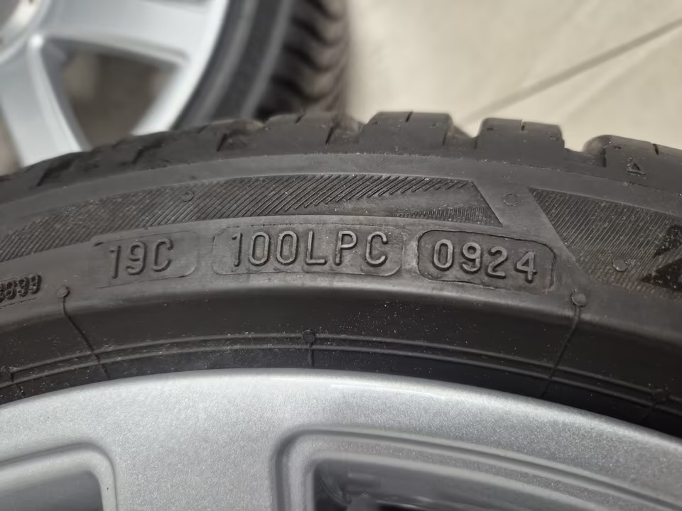 jantes d'origine audi tt s line 18 pouces 8n0601025s bridgestone 4 saison jantes d'origine audi tt s line 18 pouces 8n0601025s bridgestone 4 saison