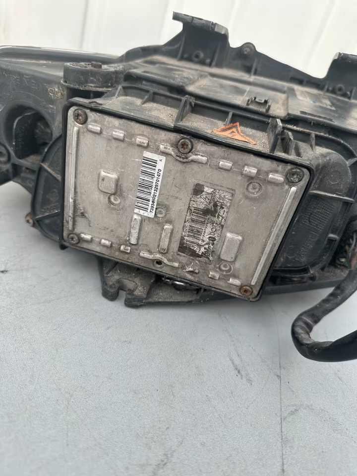 audi a4 b6 phares au xénon droite/gauche complète audi a4 b6 phares au xénon droite/gauche complète