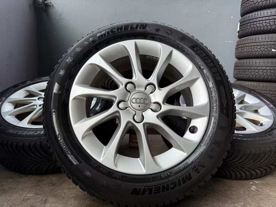 jantes d'origine audi pneus d'hiver a3 a4 tt 8v 8y b5 b6 8j 8p b7 jantes d'origine audi pneus d'hiver a3 a4 tt 8v 8y b5 b6 8j 8p b7