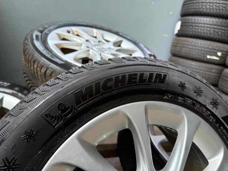 jantes d'origine audi pneus d'hiver a3 a4 tt 8v 8y b5 b6 8j 8p b7 jantes d'origine audi pneus d'hiver a3 a4 tt 8v 8y b5 b6 8j 8p b7