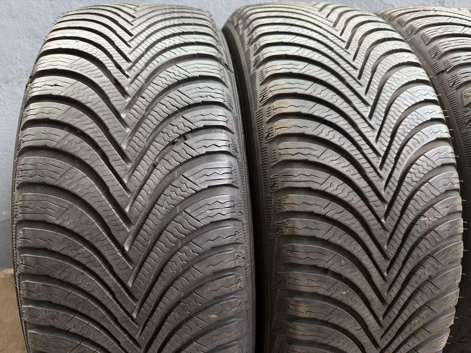 jantes d'origine audi pneus d'hiver a3 a4 tt 8v 8y b5 b6 8j 8p b7 jantes d'origine audi pneus d'hiver a3 a4 tt 8v 8y b5 b6 8j 8p b7