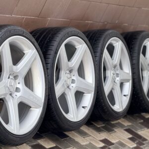 mercedes benz amg apollo staggered wheels.