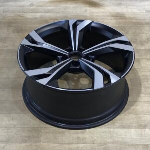 1 original audi q3 f3 rim 83a601025ac