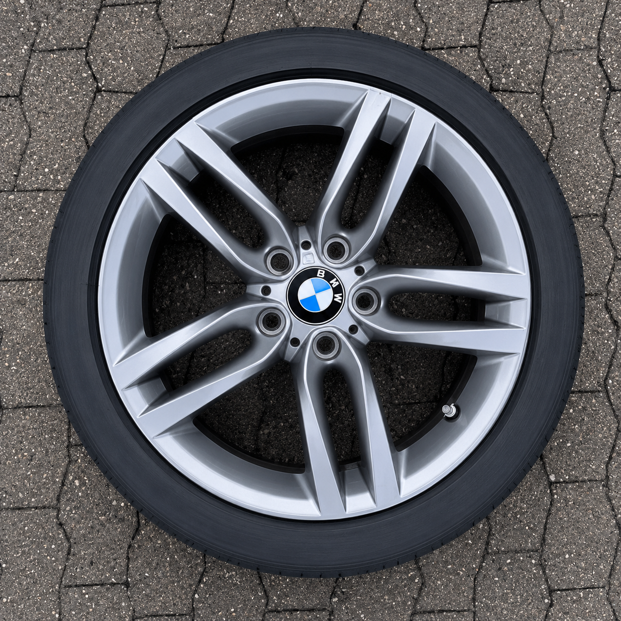 8a393661-c7dc-4497-809c-8df19a63d7c4 Jantes bmw F20 F21 style 461M d'origine
