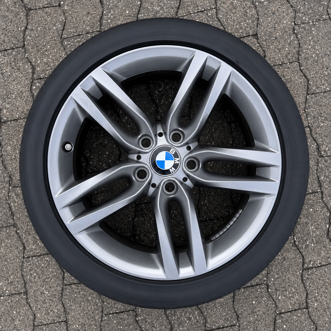 cdc8ace4-e240-4b22-b452-43cd626a4541 Jantes bmw F20 F21 style 461M d'origine