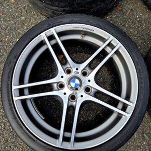 Pack Jantes 18" BMW M Performance 313 + Pneus (E87 E82)⁠
