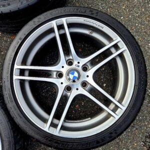 Pack Jantes 18" BMW M Performance 313 + Pneus (E87 E82)⁠
