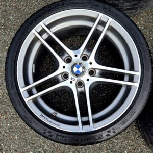 Pack Jantes 18" BMW M Performance 313 + Pneus (E87 E82)⁠