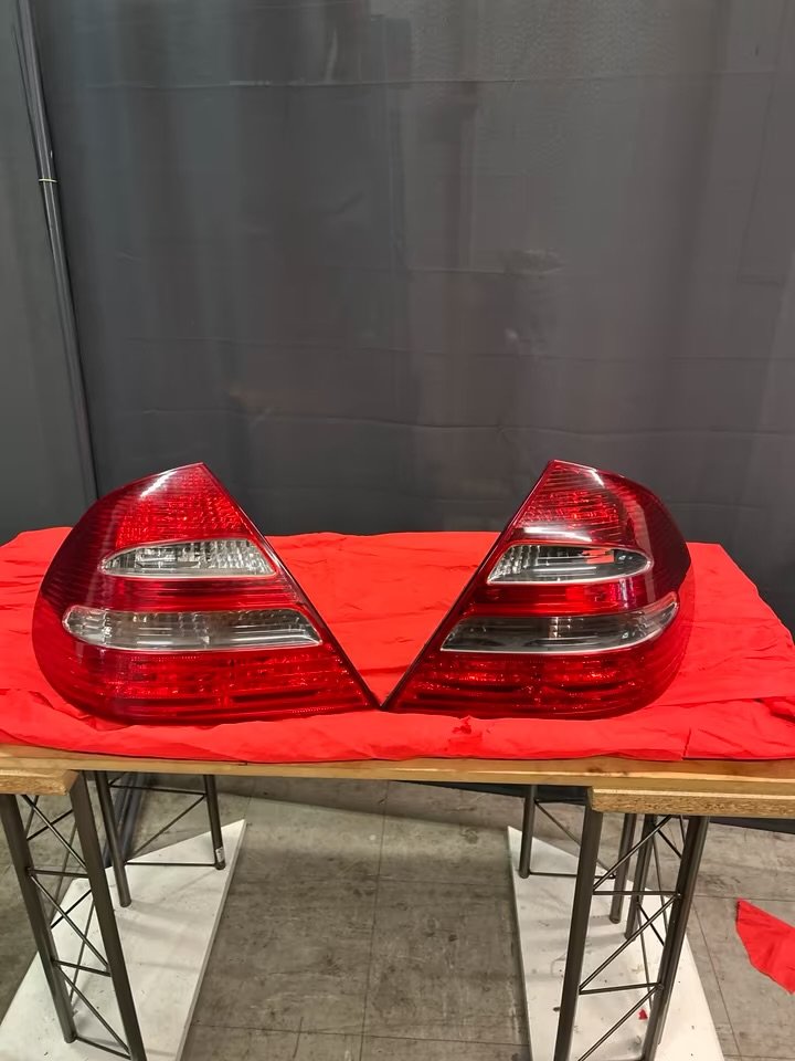IMG_0179 Feux arriere d'origine Mercedes W211