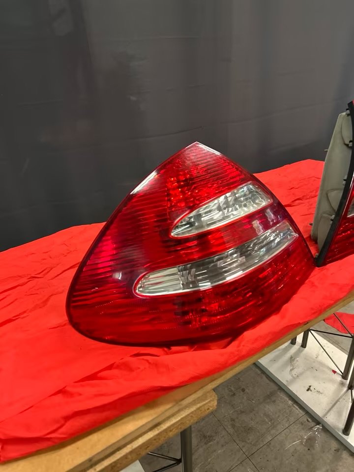 IMG_0182 Feux arriere d'origine Mercedes W211