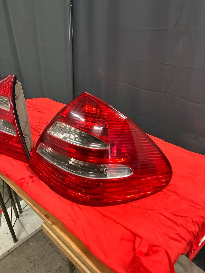 IMG_0183 Feux arriere d'origine Mercedes W211
