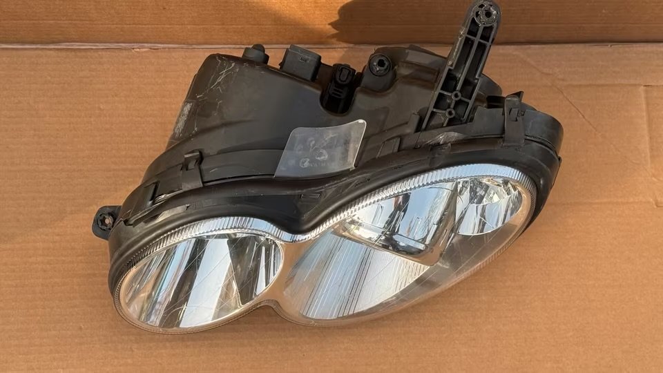IMG_0558 Genuine Complete Xenon Headlights – Mercedes-Benz CLK W209
