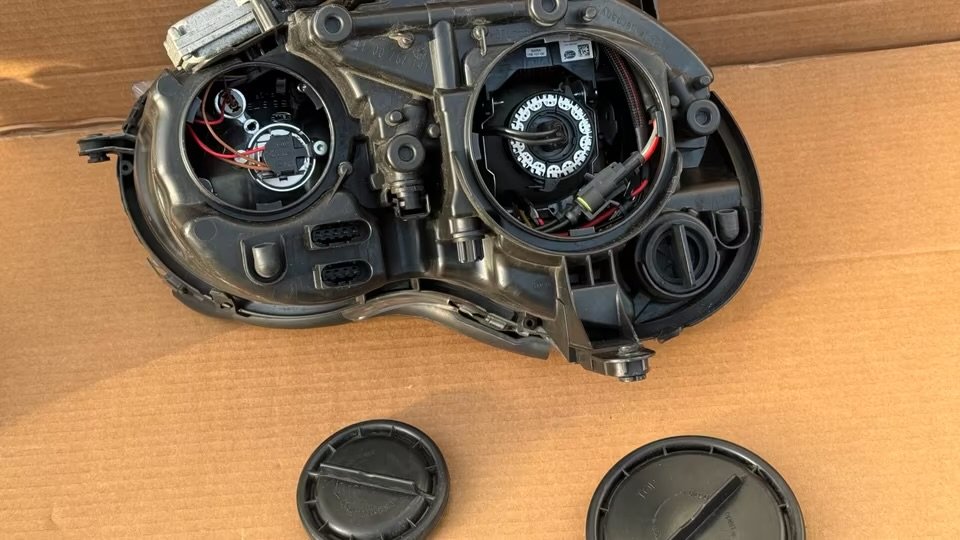 IMG_0561 Genuine Complete Xenon Headlights – Mercedes-Benz CLK W209