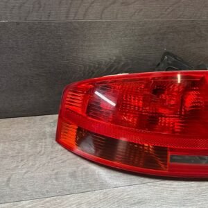 Feux arrière Audi A4 / S4 B7 8E Berline – Origine OEM Feux arrière Audi A4 / S4 B7 8E Berline – Origine OEM