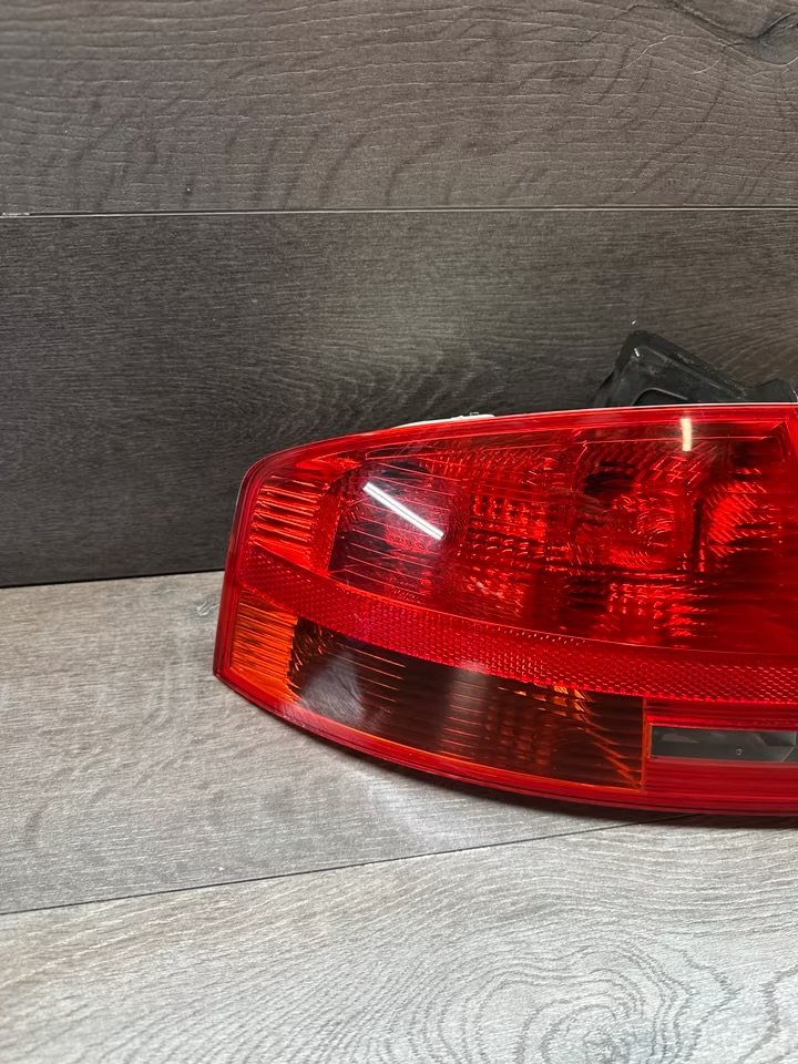 IMG_0647 Feux arrière Audi A4 / S4 B7 8E Berline – Origine OEM