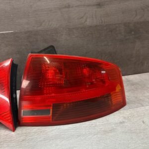 Feux arrière Audi A4 / S4 B7 8E Berline – Origine OEM Feux arrière Audi A4 / S4 B7 8E Berline – Origine OEM
