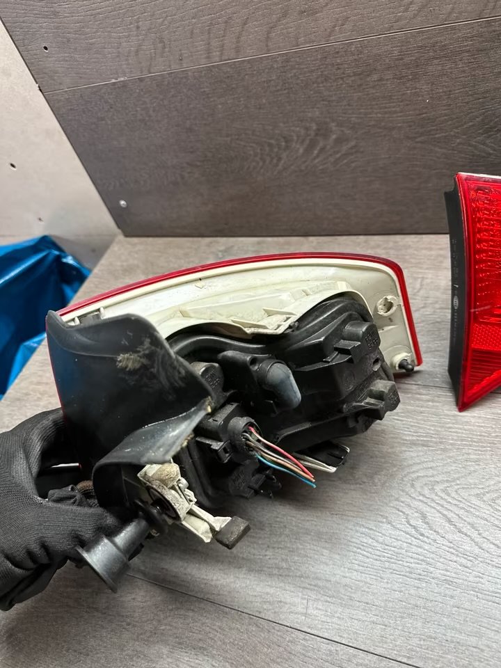 IMG_0652 Feux arrière Audi A4 / S4 B7 8E Berline – Origine OEM