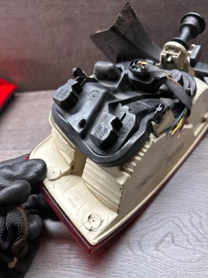 IMG_0658 Feux arrière Audi A4 / S4 B7 8E Berline – Origine OEM